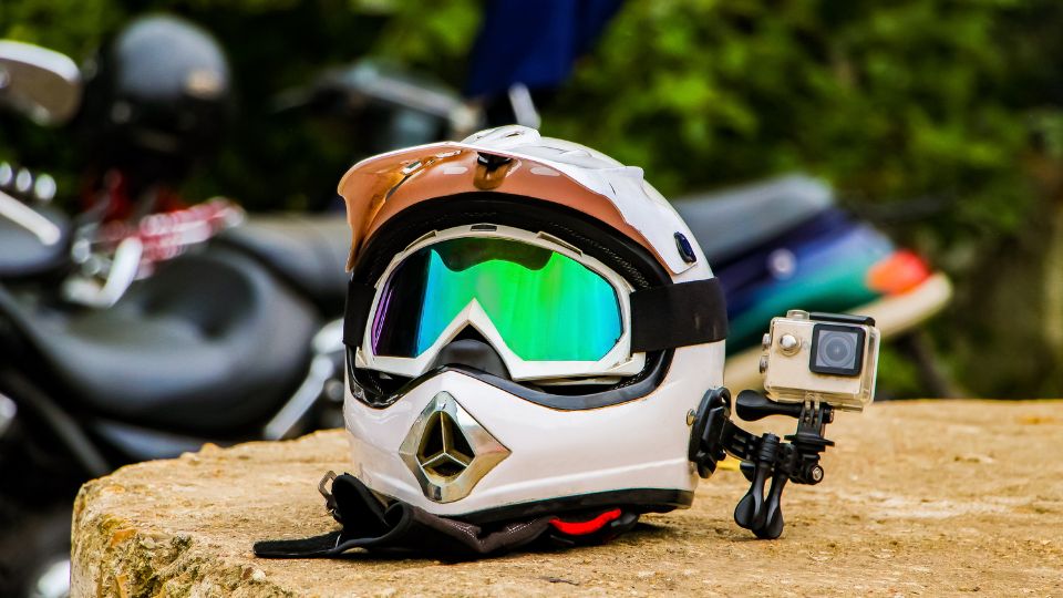 Cómo evitar la fatiga ocular y mantener una visión clara durante el enduro